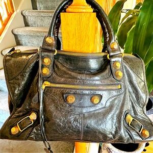 Authentic BALENCIAGA Gray Leather GH Voyage Weekender Hand Bag. No sling.